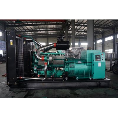 500kw乾能柴油發(fā)電機(jī)組-乾能12缸柴油機(jī)12V135BZLD-1柴油發(fā)電機(jī)組,缸徑/行程：135/155mm,柴油發(fā)電機(jī)組水冷發(fā)動(dòng)機(jī)功率550KW,柴油發(fā)電機(jī)組配套馬拉松斯坦福發(fā)電機(jī)。廠價(jià)直銷歡迎選購：13773399855。