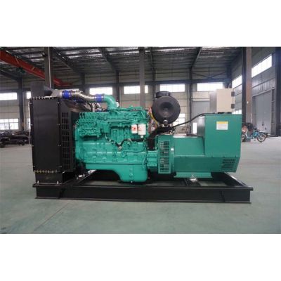 200kw東風(fēng)康明斯柴油發(fā)電機組-東風(fēng)康明斯6缸柴油機6LTAA8.9-G3柴油發(fā)電機組,缸徑/行程：140/152mm,柴油發(fā)電機組水冷發(fā)動機功率230KW,柴油發(fā)電機組配套馬拉松斯坦福發(fā)電機。廠價直銷歡迎選購：13773399855。
